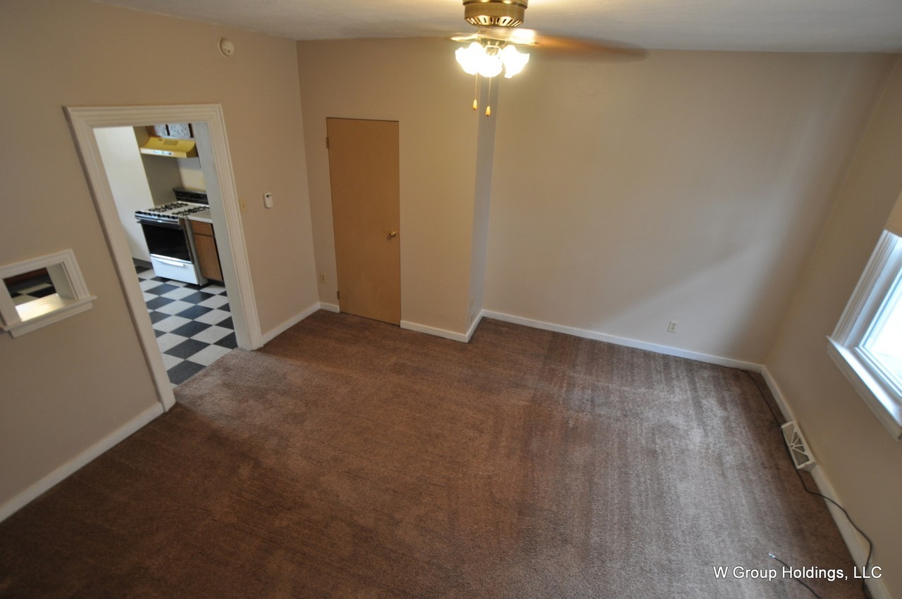 511 Bauerlein St - Photo 7 of 10