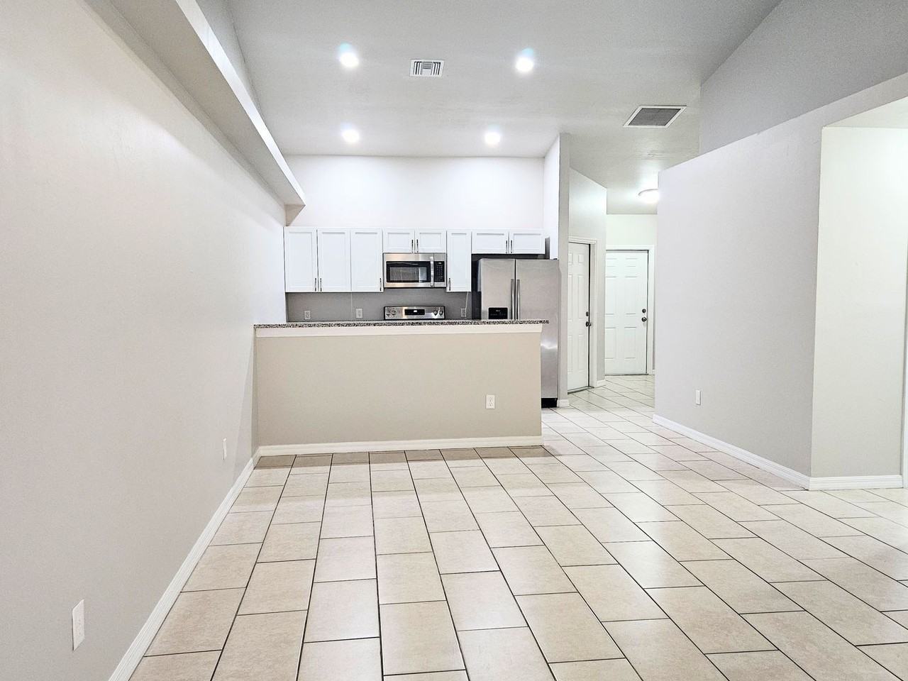 2916 Sw 7th Pl - Photo 3 of 29