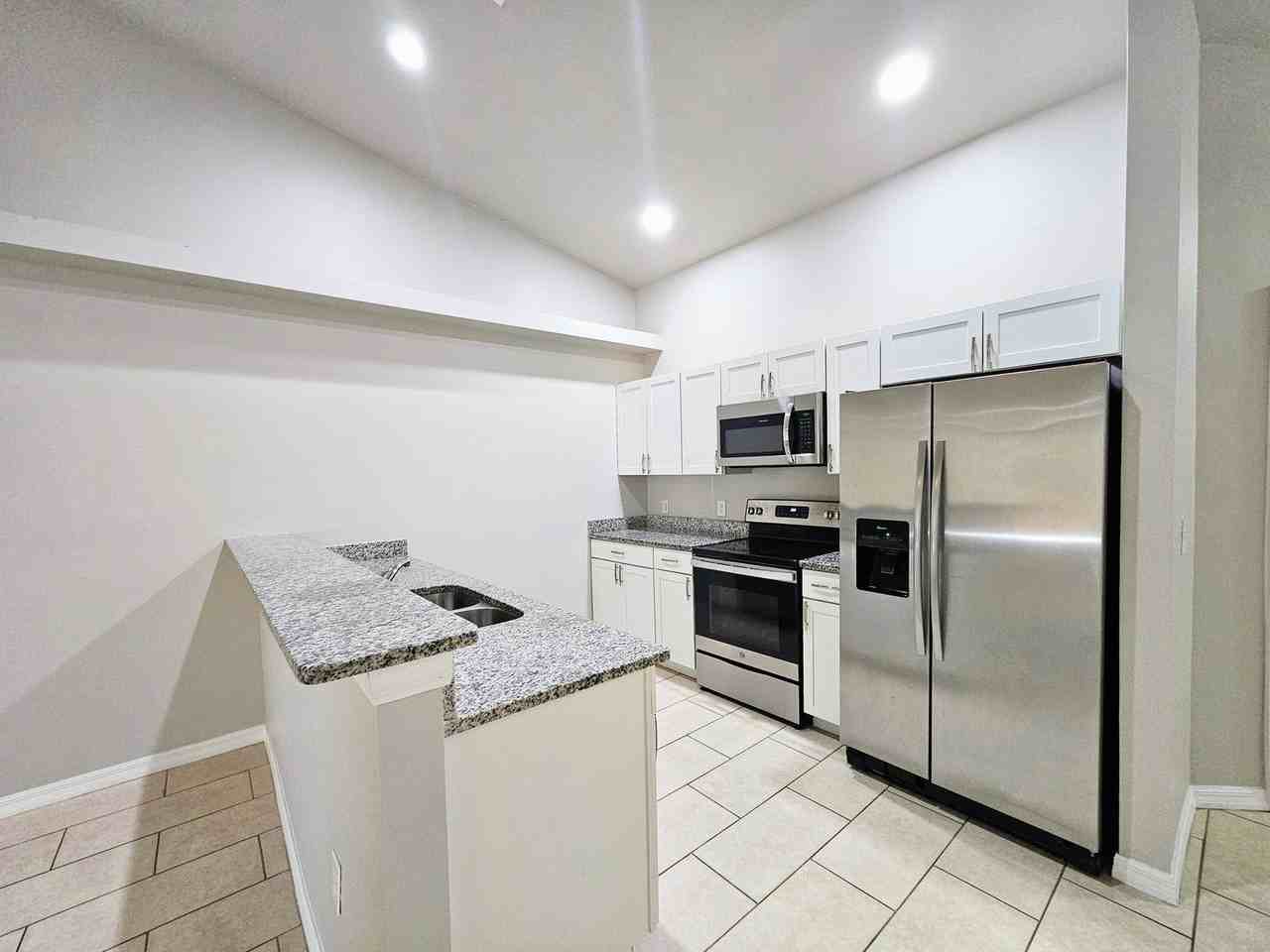2916 Sw 7th Pl - Photo 6 of 29