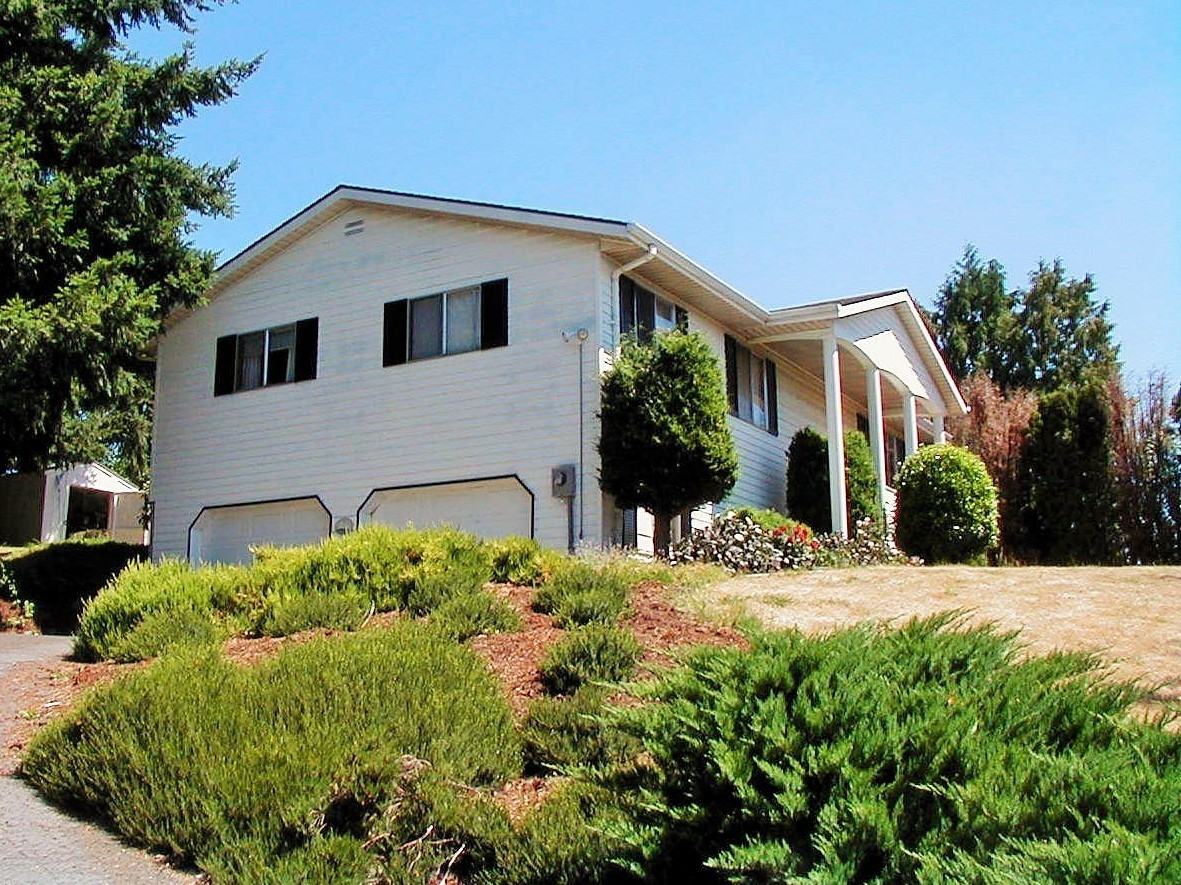 3904 Ne 39th St - Photo 2 of 26