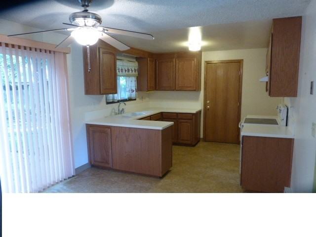 610 Ne 123rd Ave - Photo 3 of 7