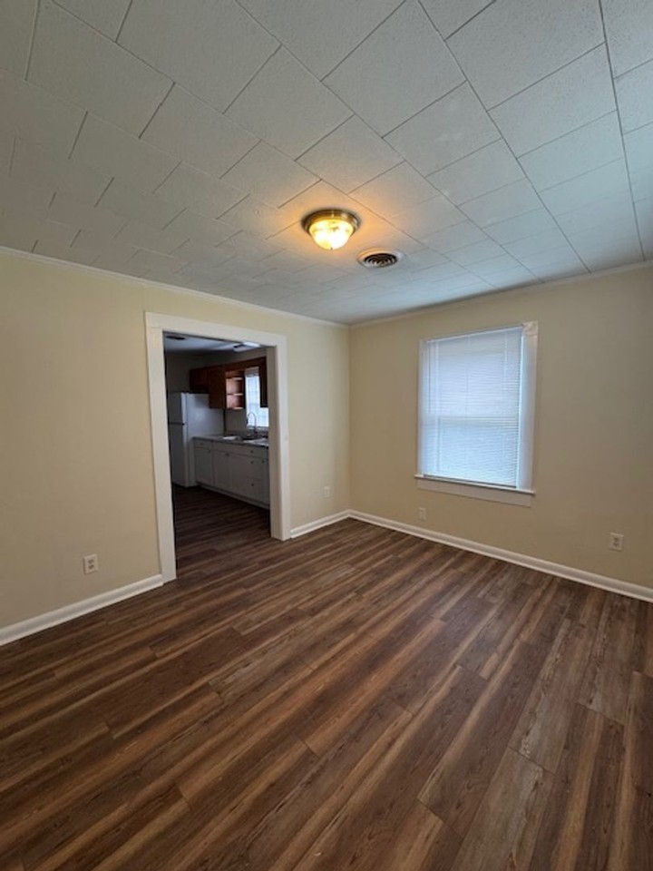 2217 Washington St - Photo 2 of 12