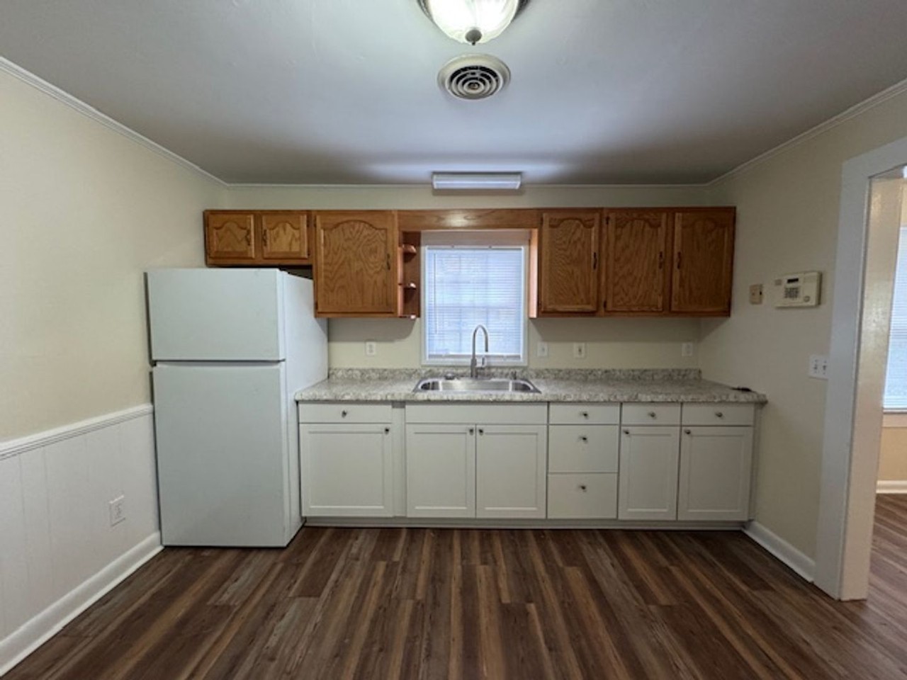 2217 Washington St - Photo 3 of 12