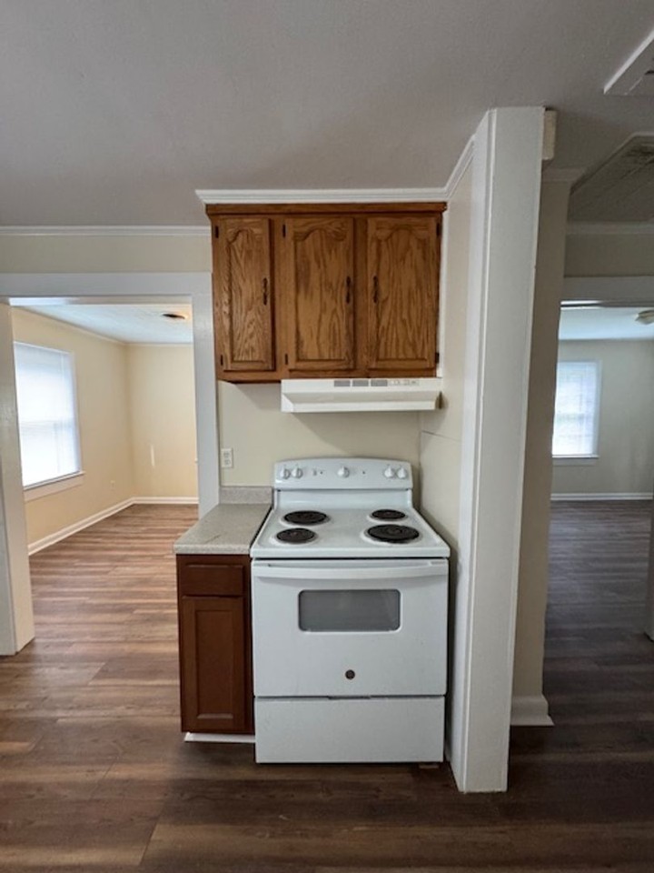 2217 Washington St - Photo 5 of 12