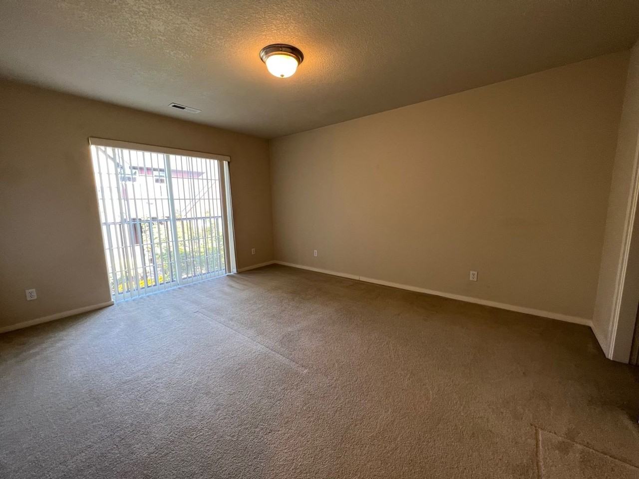 7111 Ne Rocky Brook St - Photo 4 of 15