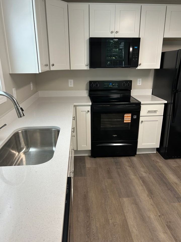 1004 Cayuga St - Photo 5 of 10