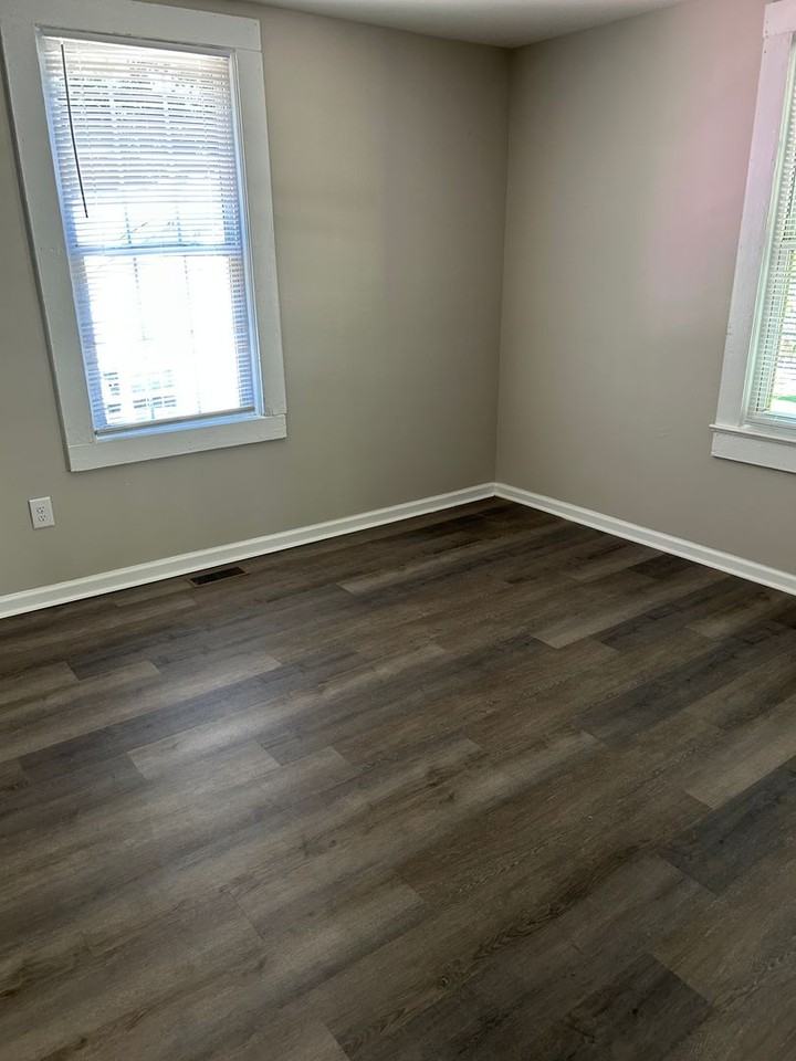 1004 Cayuga St - Photo 6 of 10