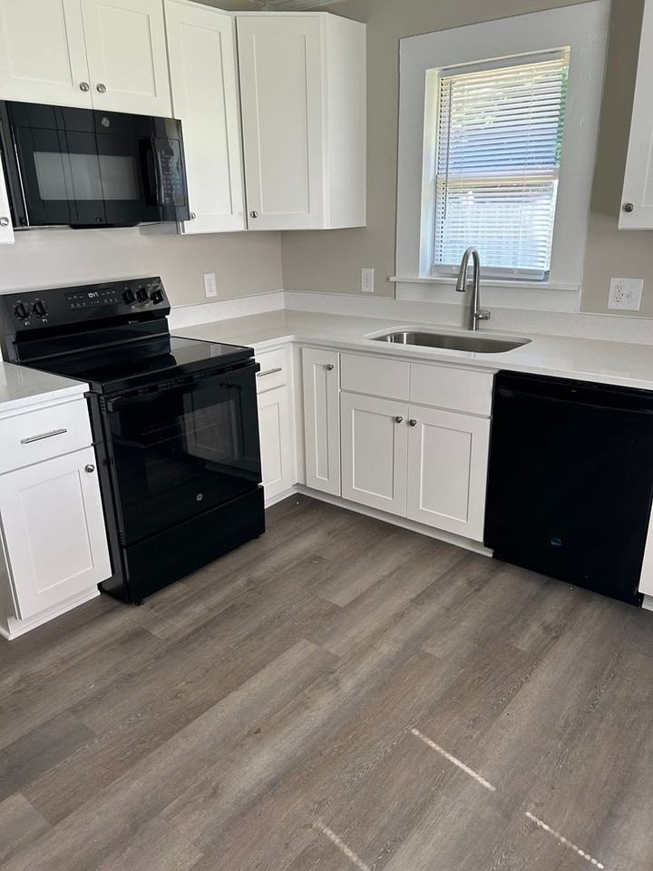 109 Green Point Rd - Photo 2 of 8
