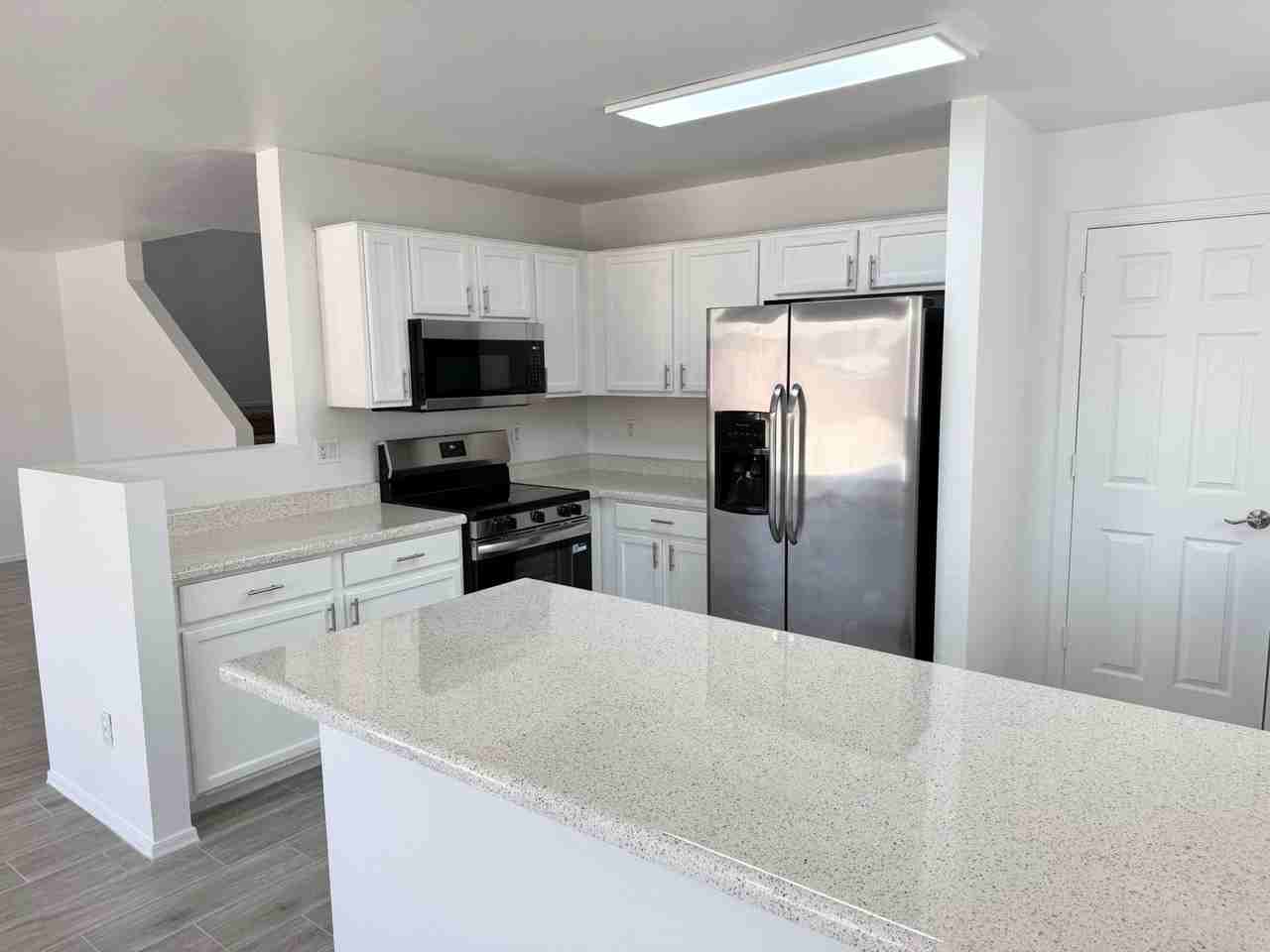 8464 W Forest Grove Ave - Photo 2 of 43