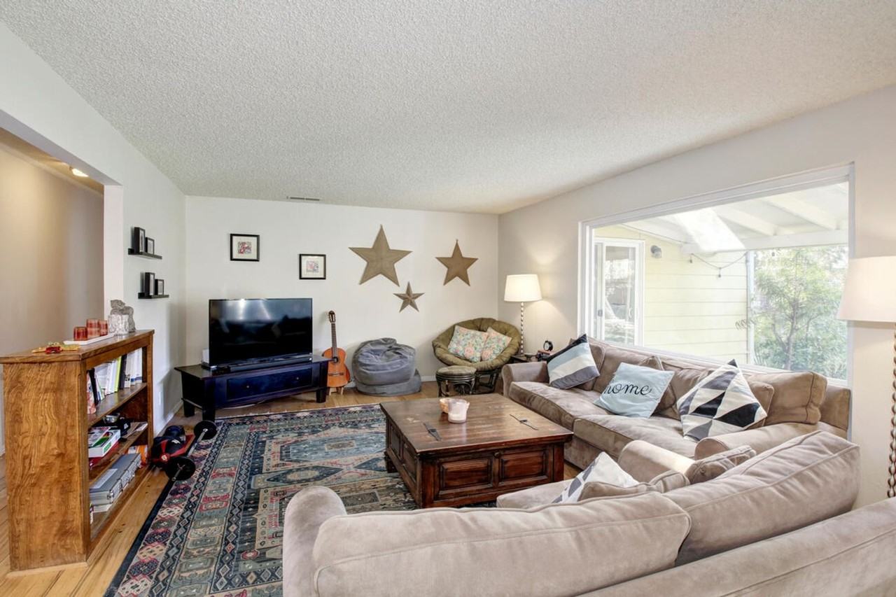 1201 Oak Ave - Photo 3 of 24