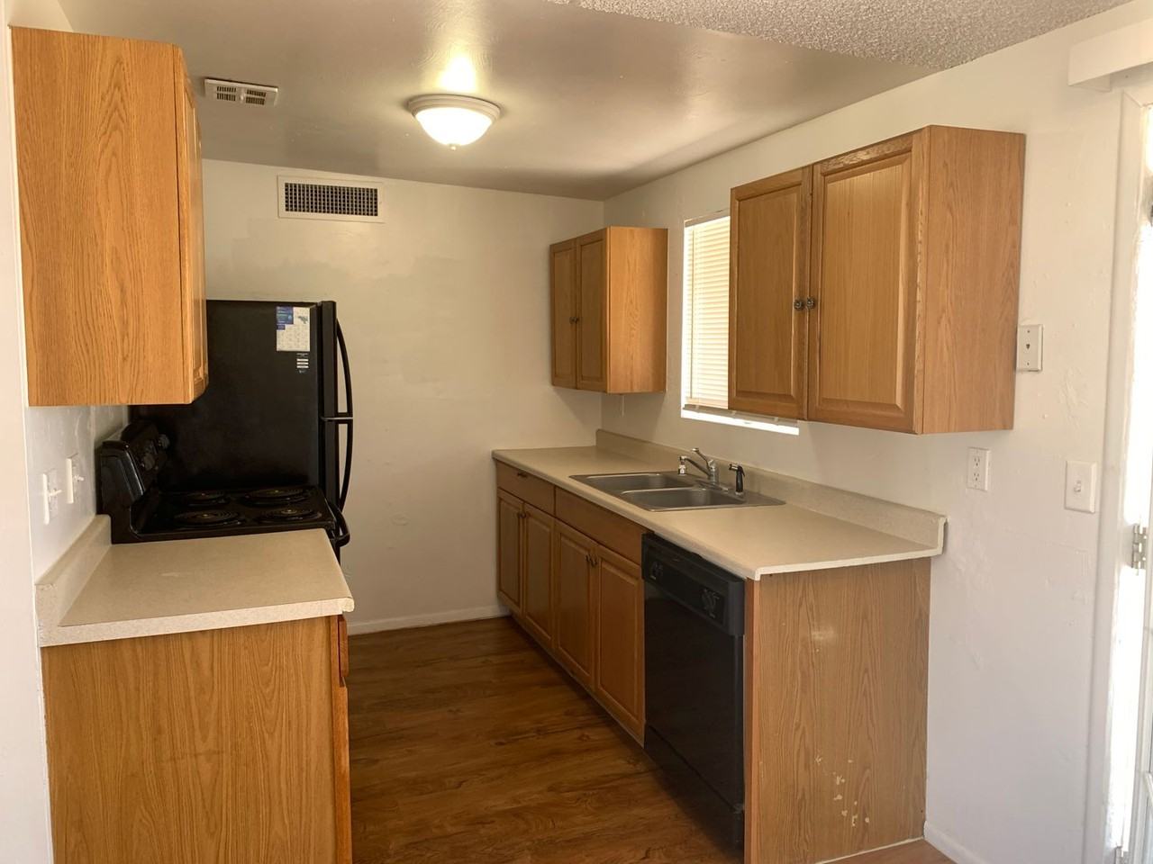 3996 S Evergreen Ave - Photo 5 of 15