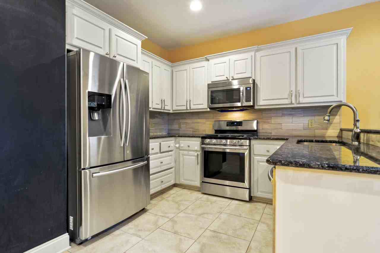 9442 Boone Dr - Photo 3 of 21