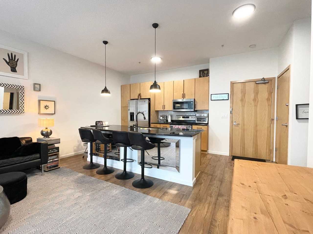 4525 Park Commons Dr - Photo 3 of 18