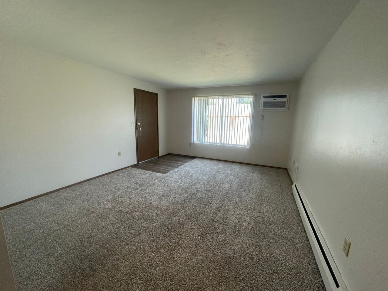 2709 Humboldt Rd - Photo 2 of 38