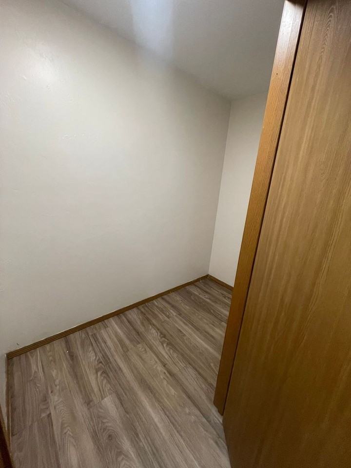 2709 Humboldt Rd - Photo 5 of 38