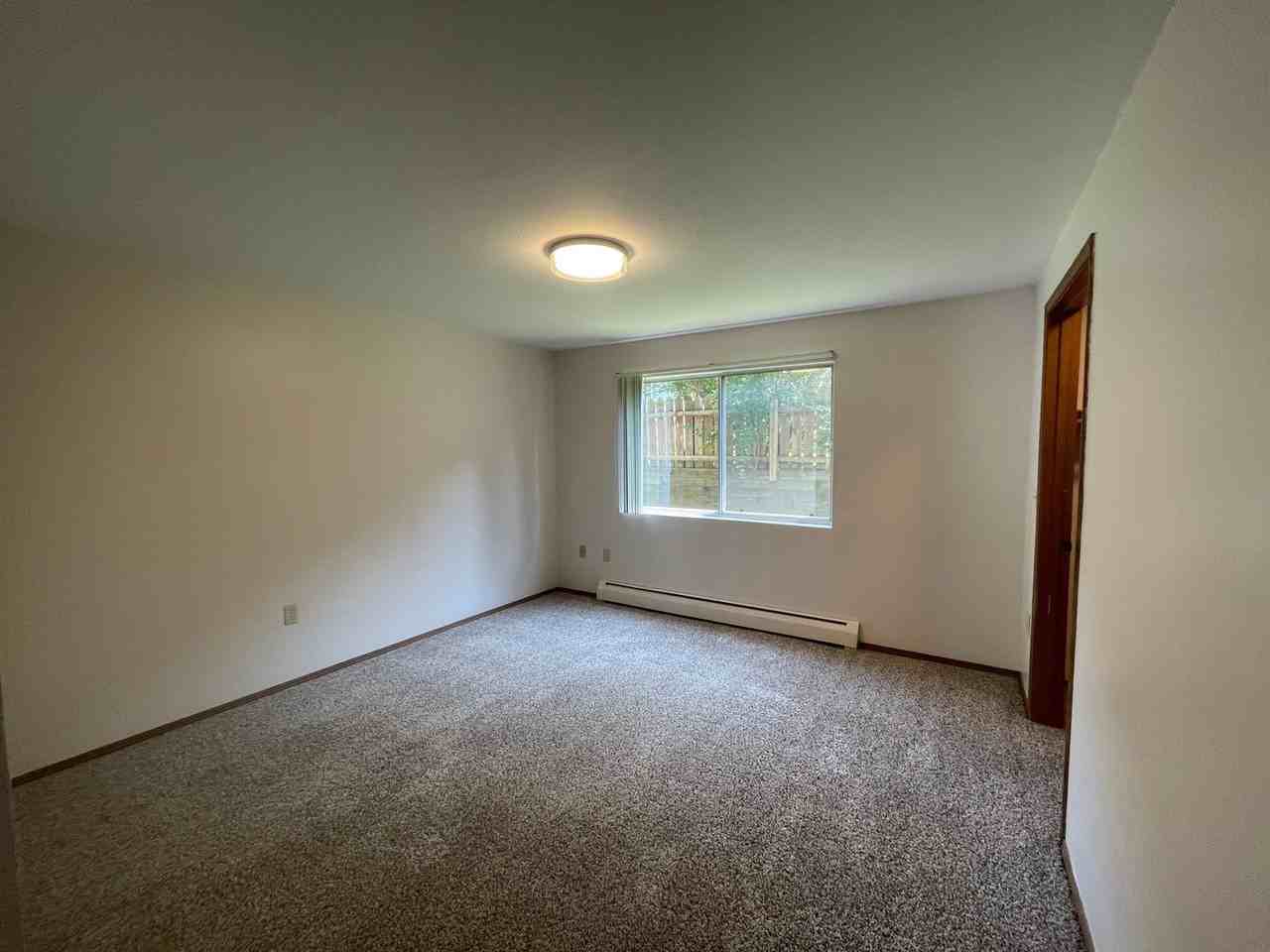 2709 Humboldt Rd - Photo 7 of 38