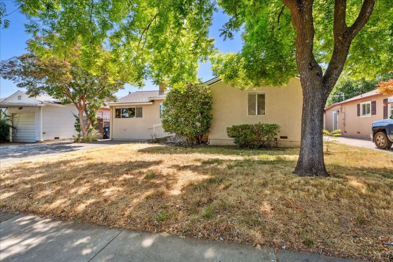 4341 62nd St - Photo 2 of 27