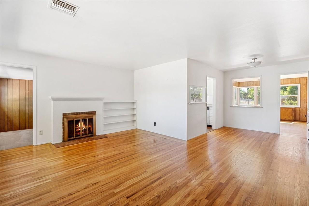 4341 62nd St - Photo 3 of 27