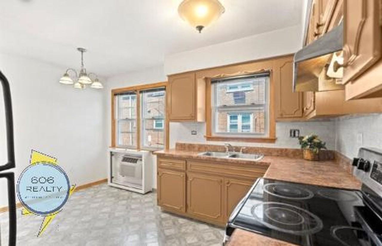 Rosemont - 9465 - Photo 3 of 13