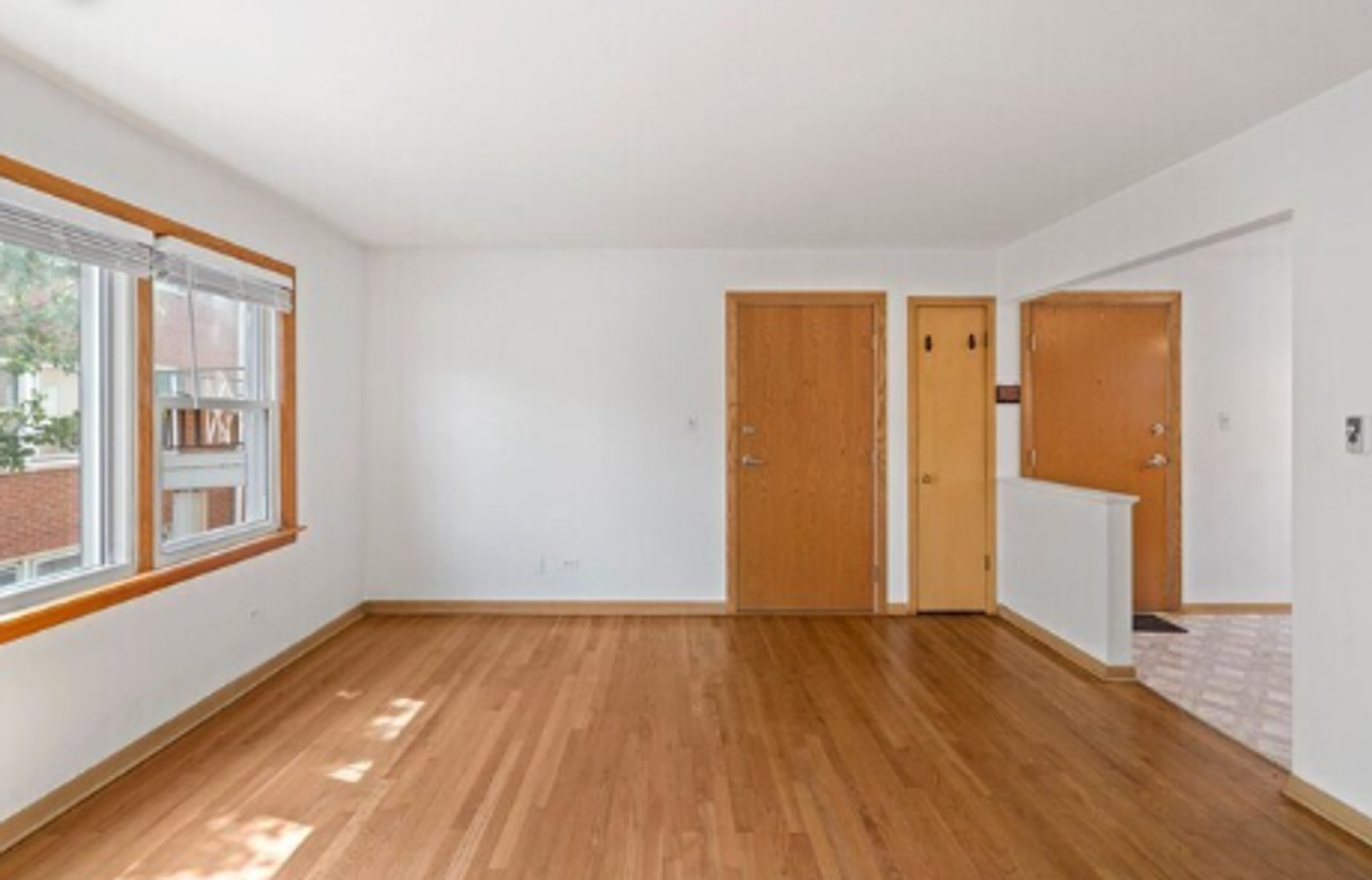 Rosemont Apartments Heat & Parking Included! - Photo 5 of 9