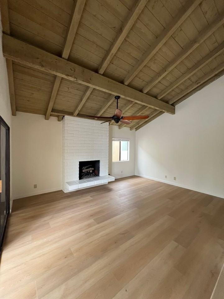 1505 E Balboa Blvd - Photo 5 of 26