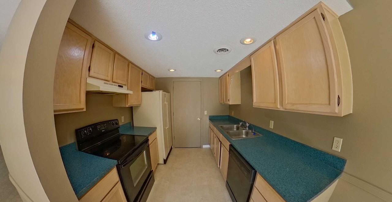 2503 Candlewood Dr - Photo 2 of 10