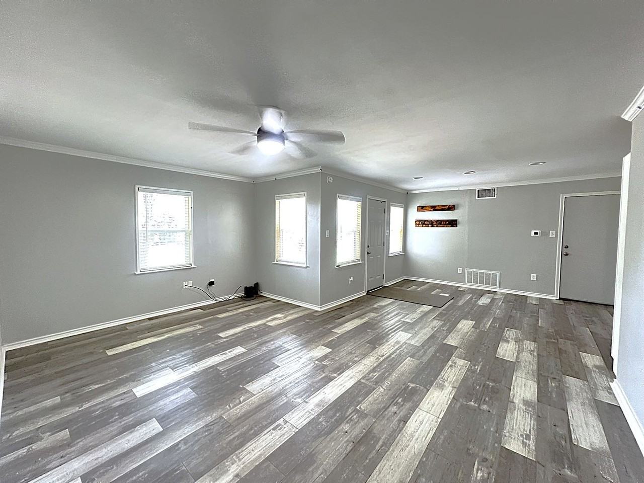 409 Oscar St - Photo 5 of 20