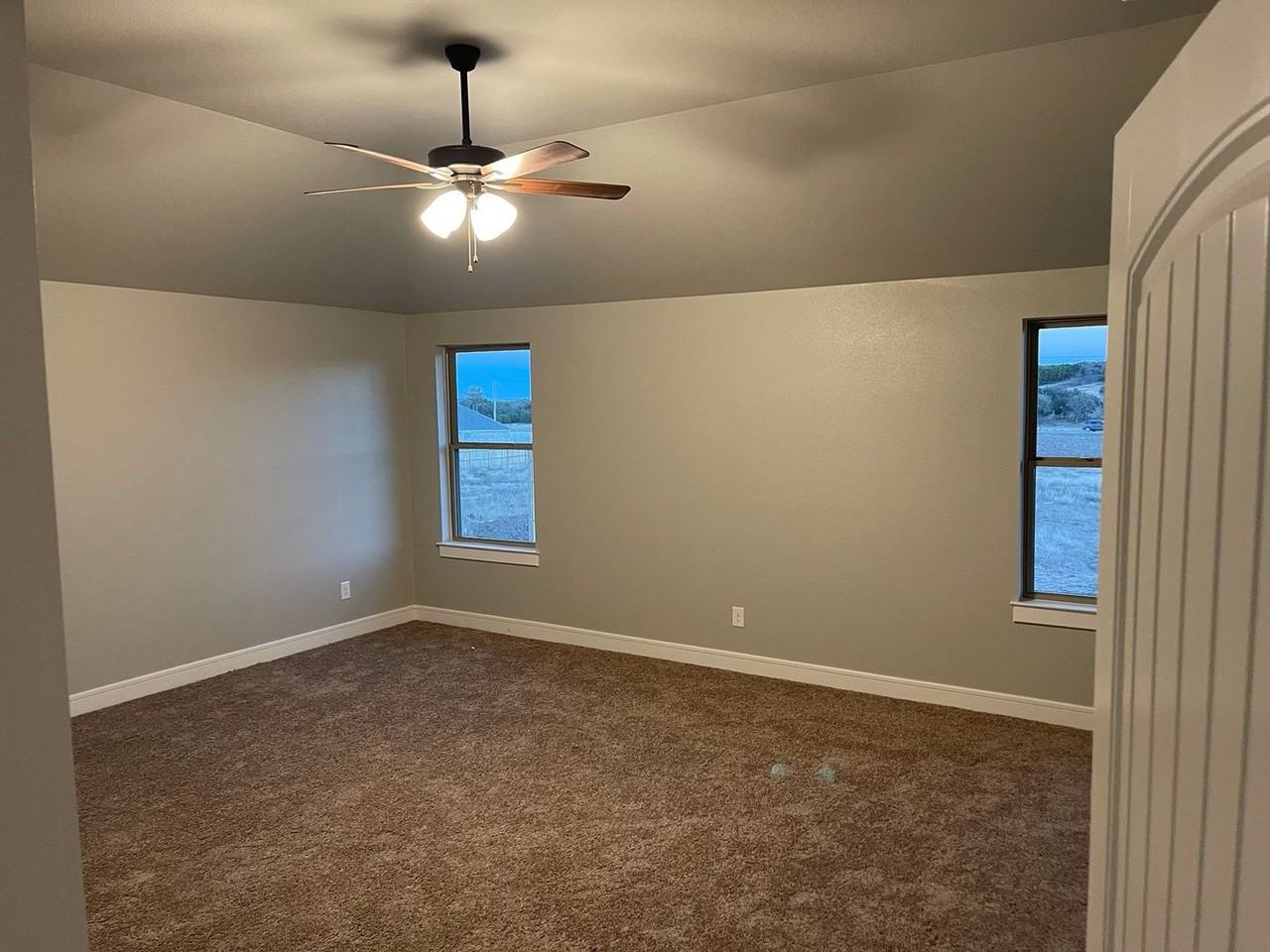 1529 Justice Dr - Photo 5 of 8