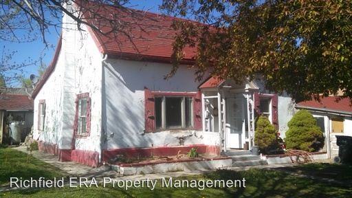 105 E Center St - Photo 2 of 3