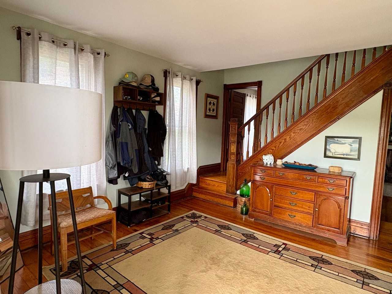 109 Sunnyside Avenue - Photo 2 of 24