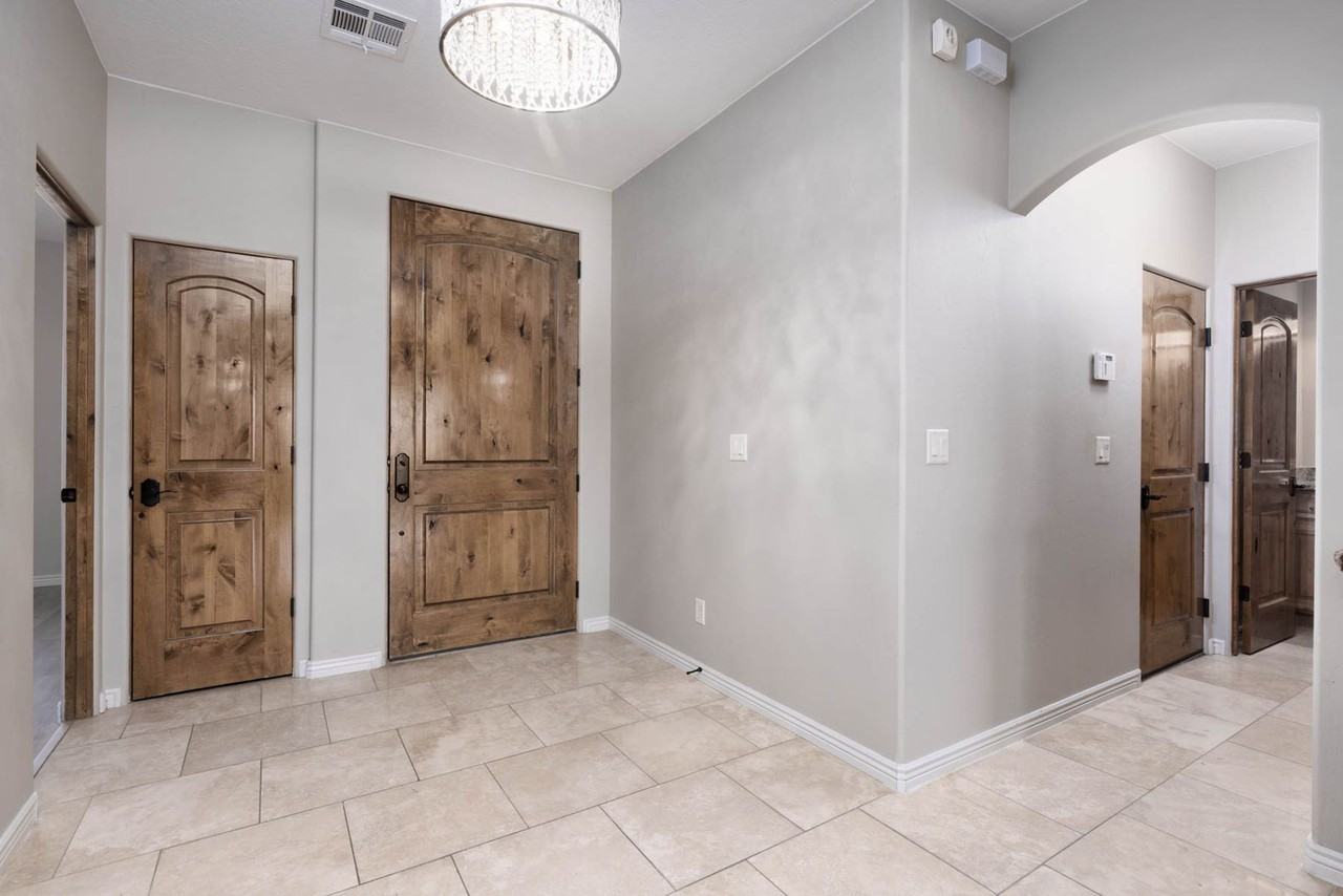 46 Whispering Wind Way - Photo 3 of 29