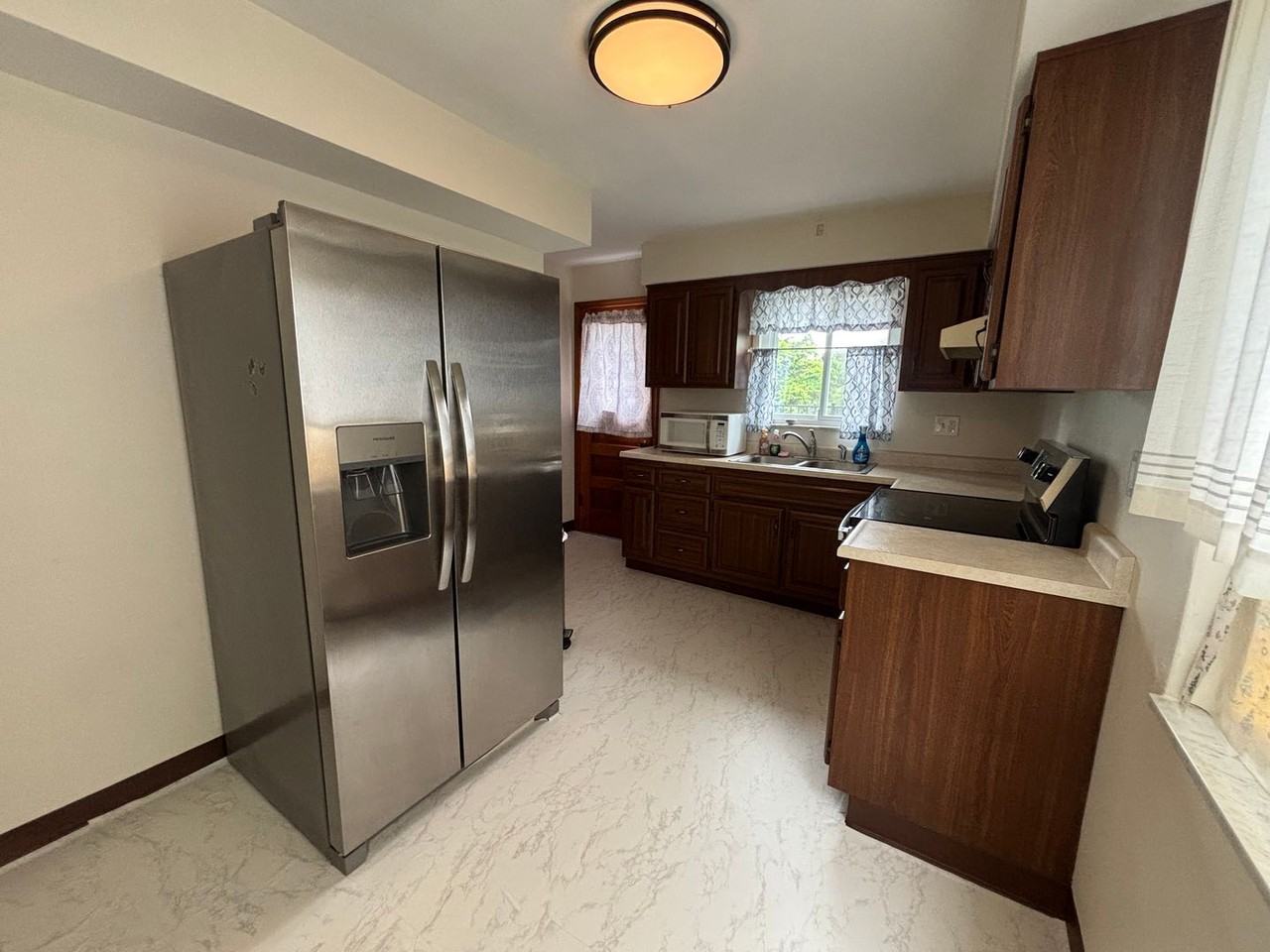 1295 Morrow Rd - Photo 2 of 16