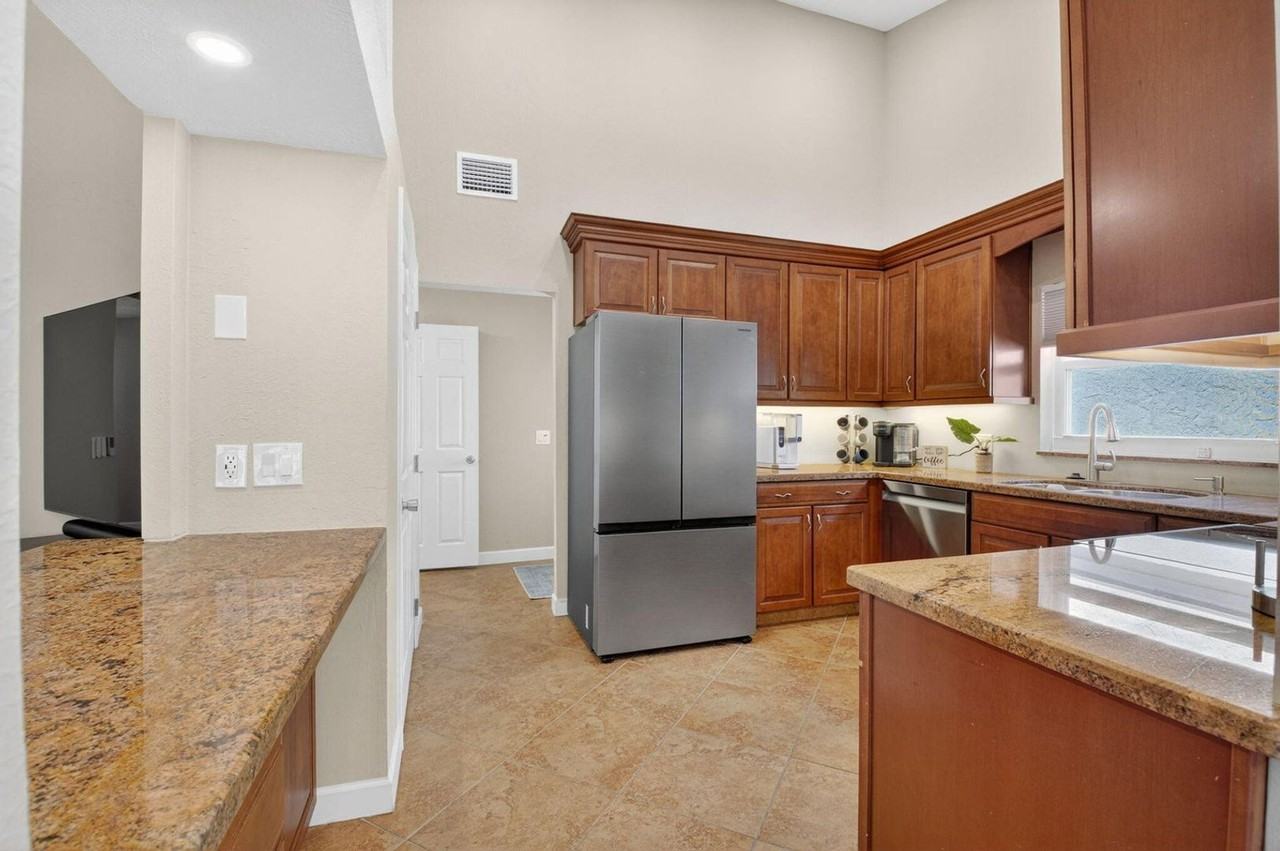 45 Baytree Cir - Photo 2 of 12