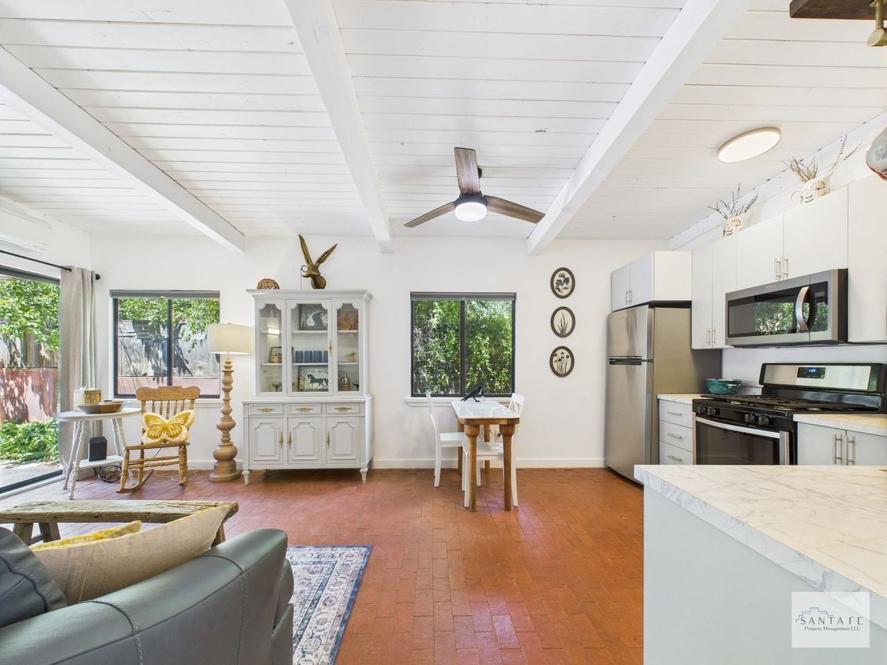 730 Columbia St #C - Photo 2 of 23