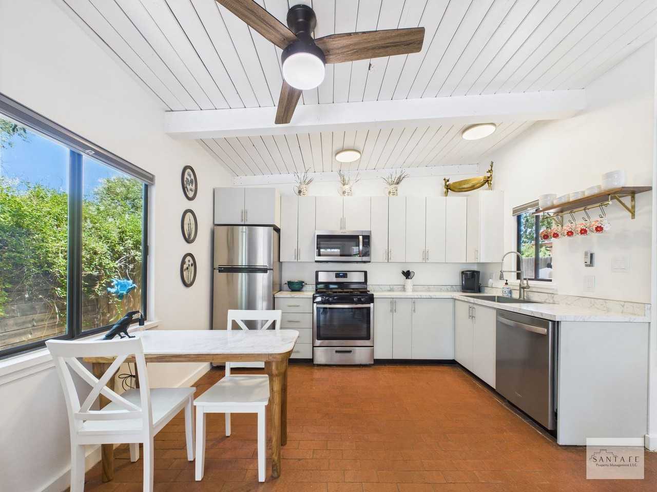 730 Columbia St #C - Photo 6 of 23