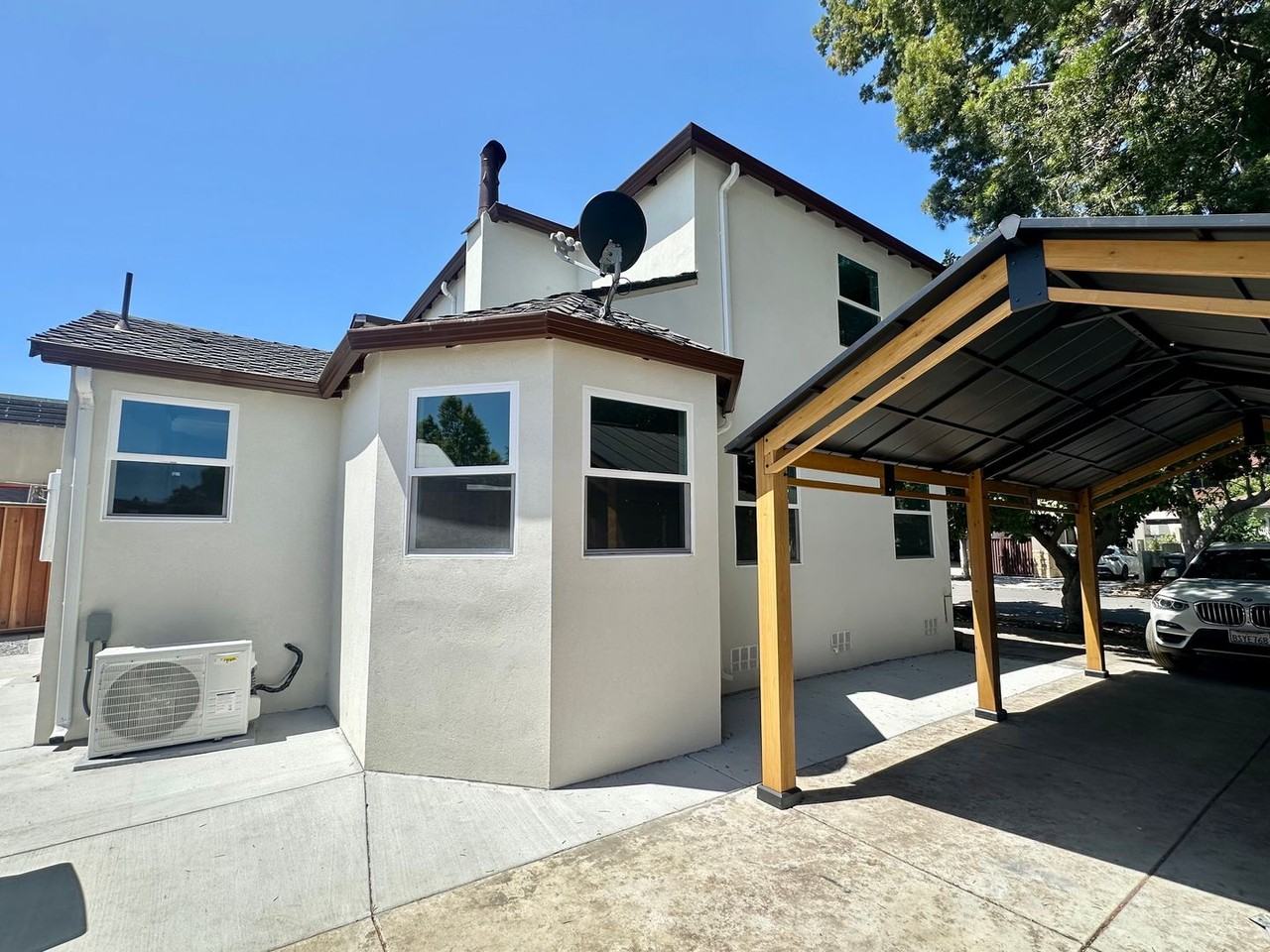 594 S Taaffe St - Photo 2 of 24