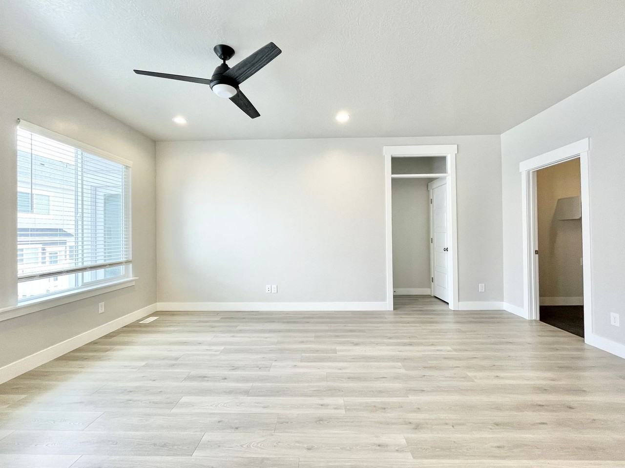 1572 N 3950 W - Photo 6 of 28
