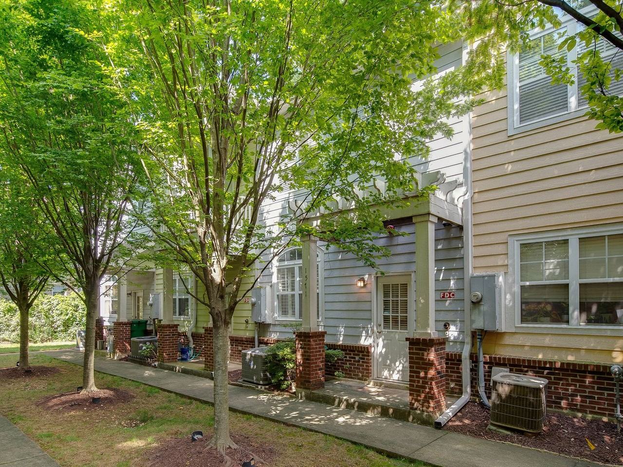 1571 Pecan Ave - Photo 2 of 35