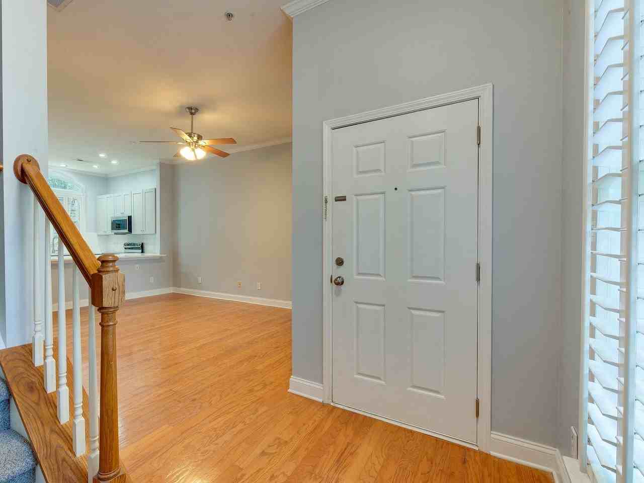 1571 Pecan Ave - Photo 3 of 35