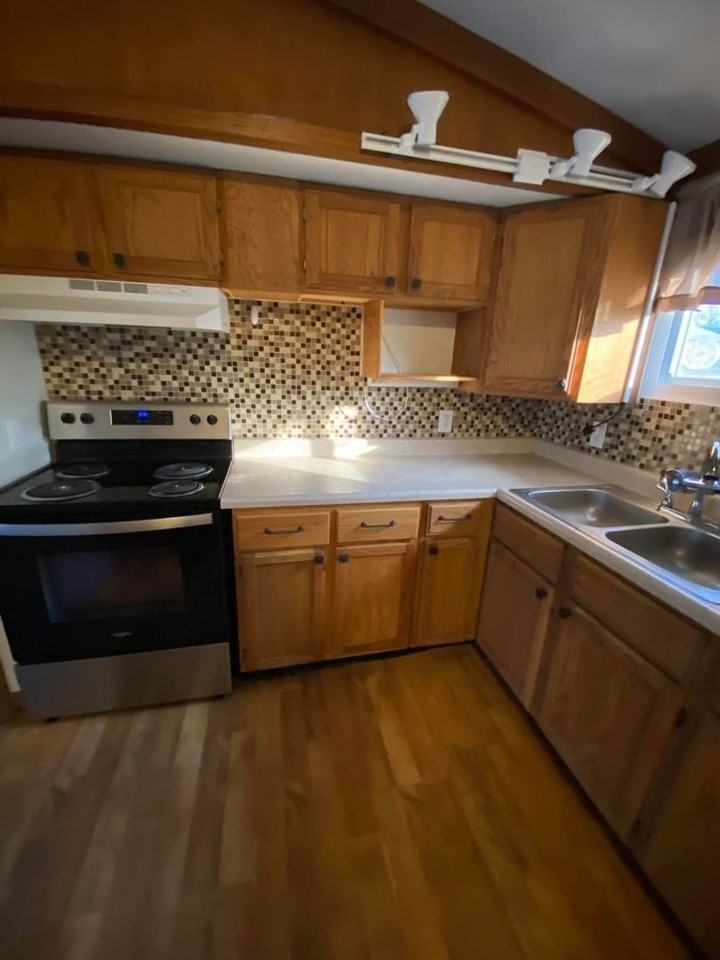 12 S Allen St - Photo 3 of 13