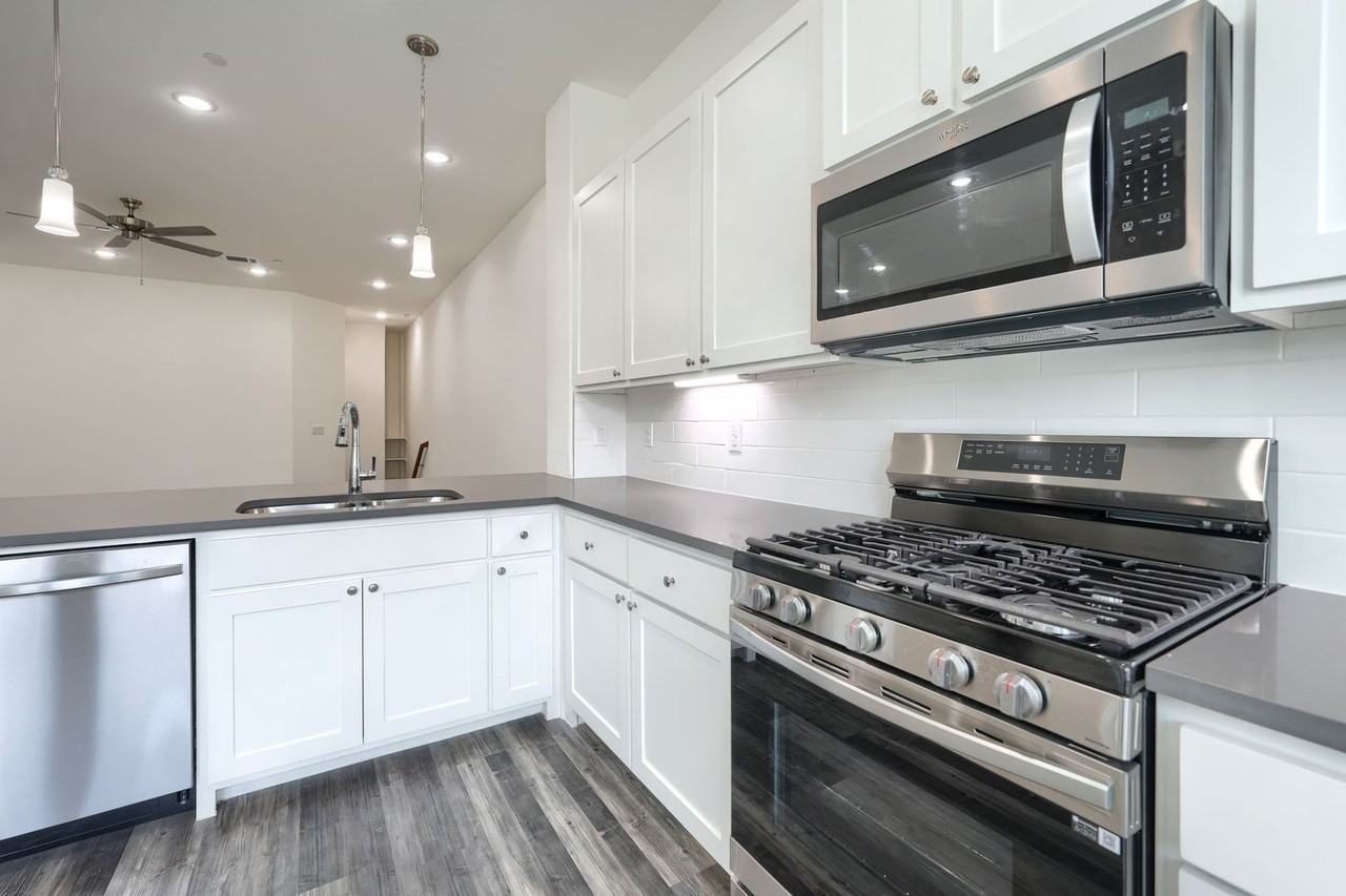 356 Buck Ridge Dr - Photo 4 of 26