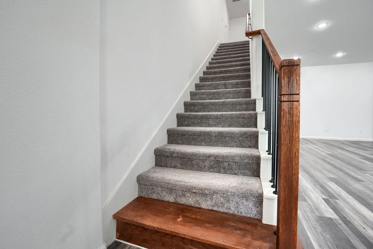 356 Buck Ridge Dr - Photo 7 of 26