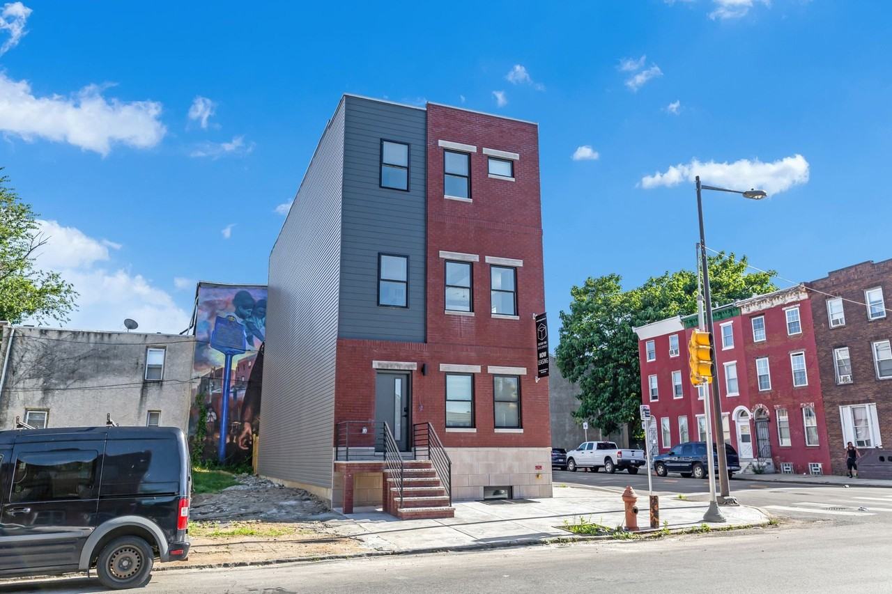 2848 Diamond St - Photo 2 of 4