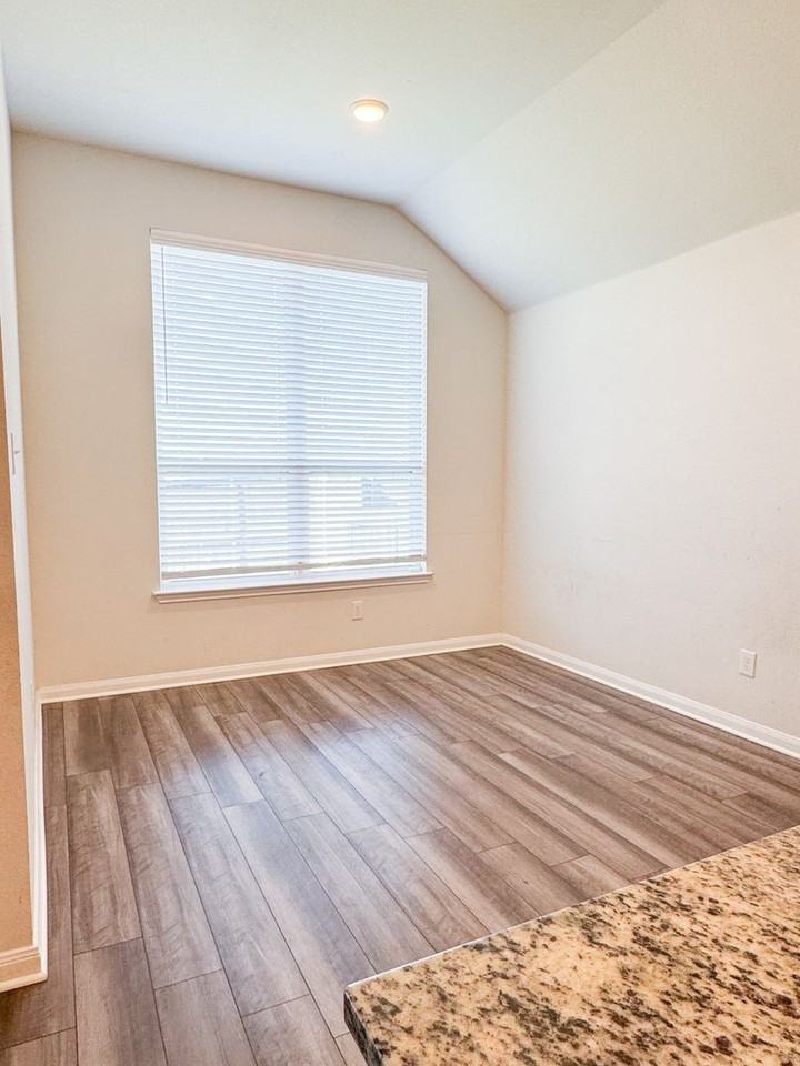 3978 Aransas Dr - Photo 4 of 14