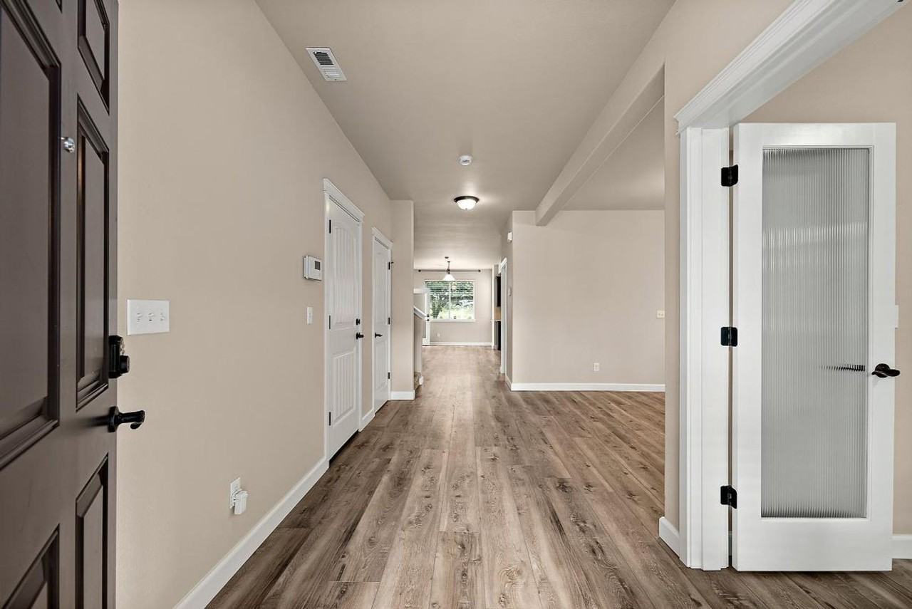 15592 Chad Dr Se - Photo 4 of 50