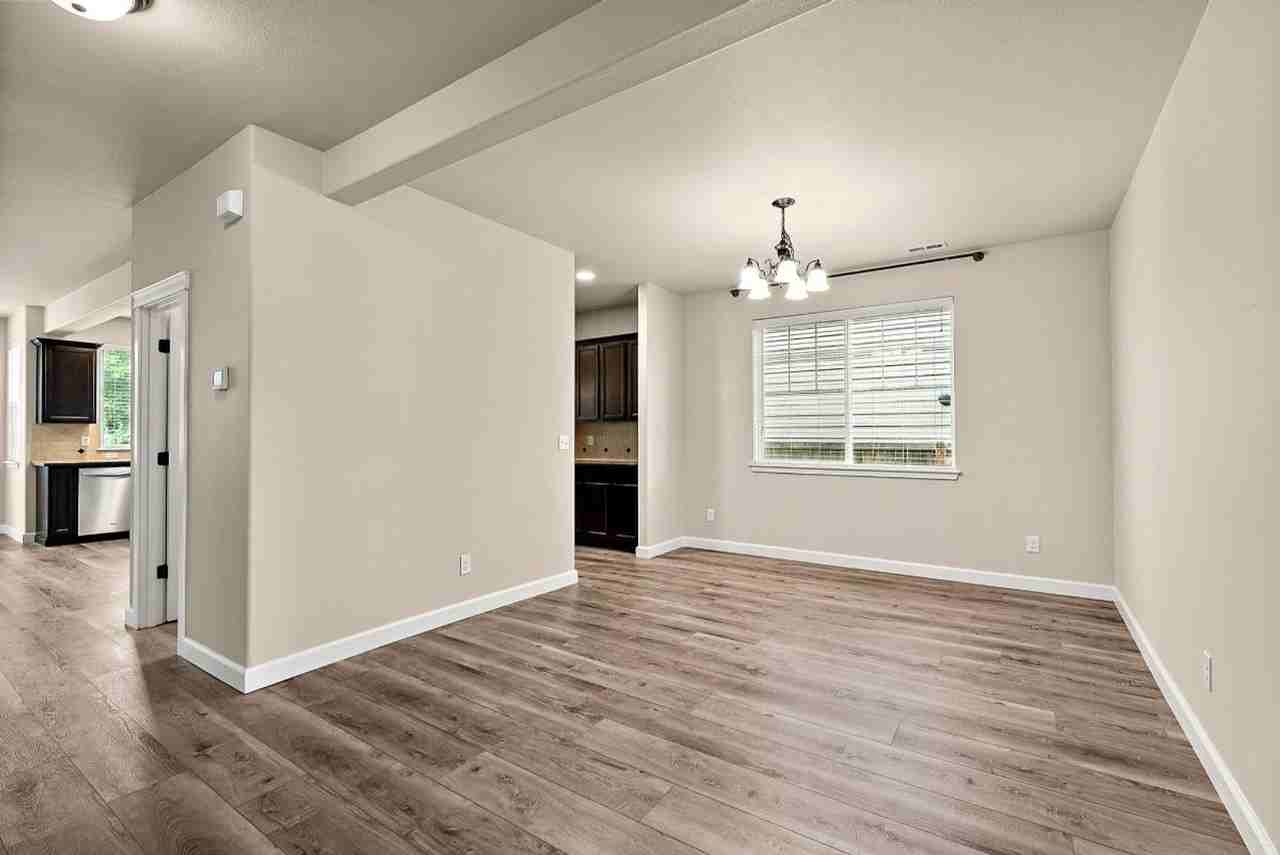 15592 Chad Dr Se - Photo 7 of 50