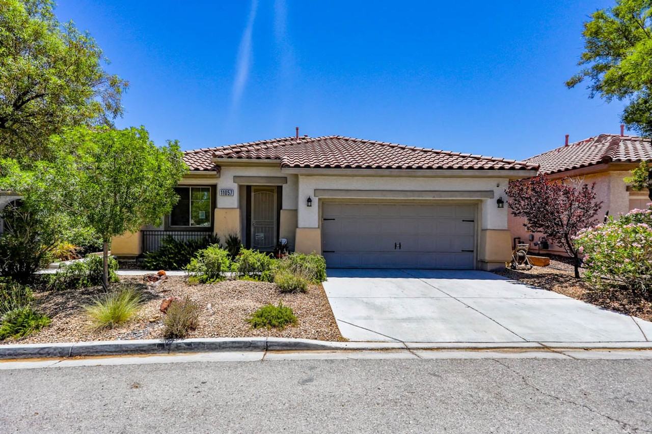 11057 Village Crest Ln - Photo 2 of 38