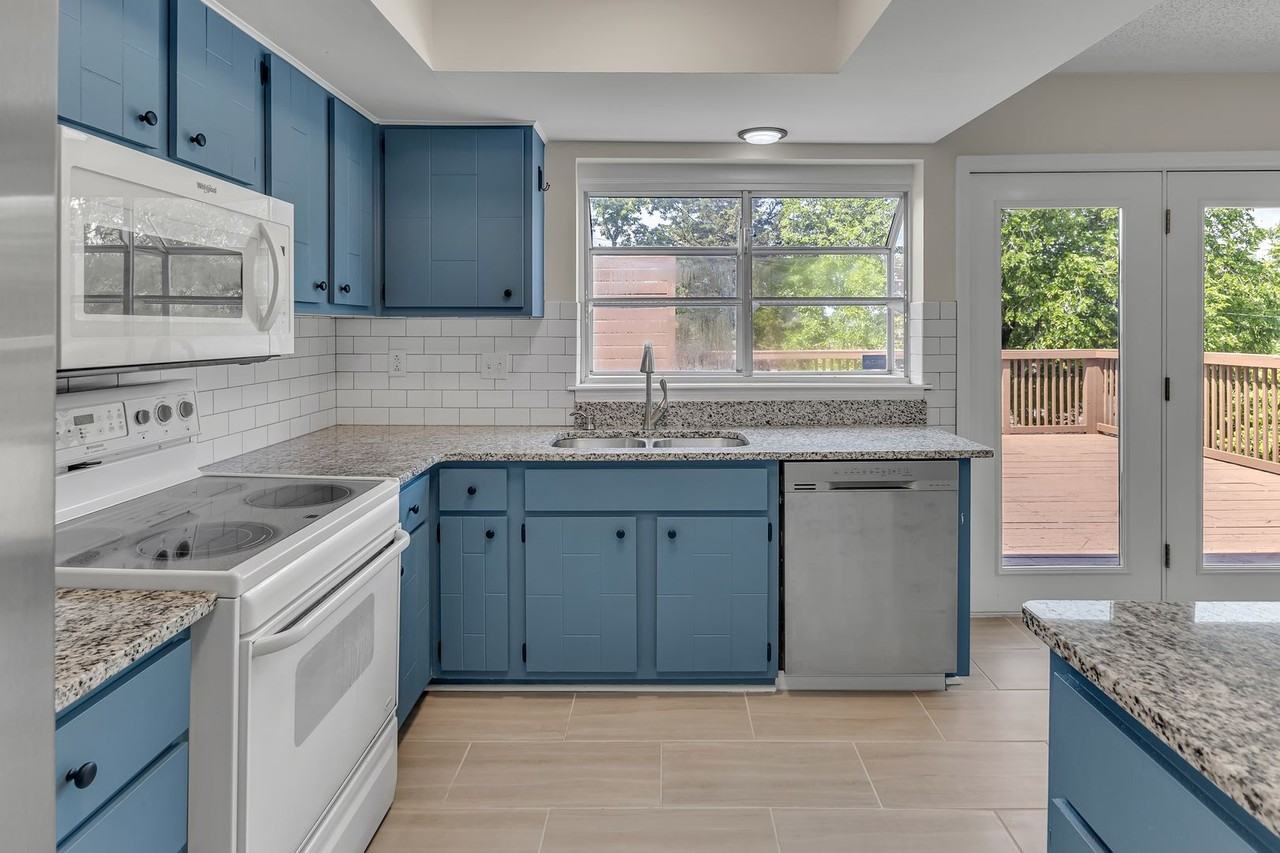 460 Huntington Ridge Dr - Photo 2 of 30