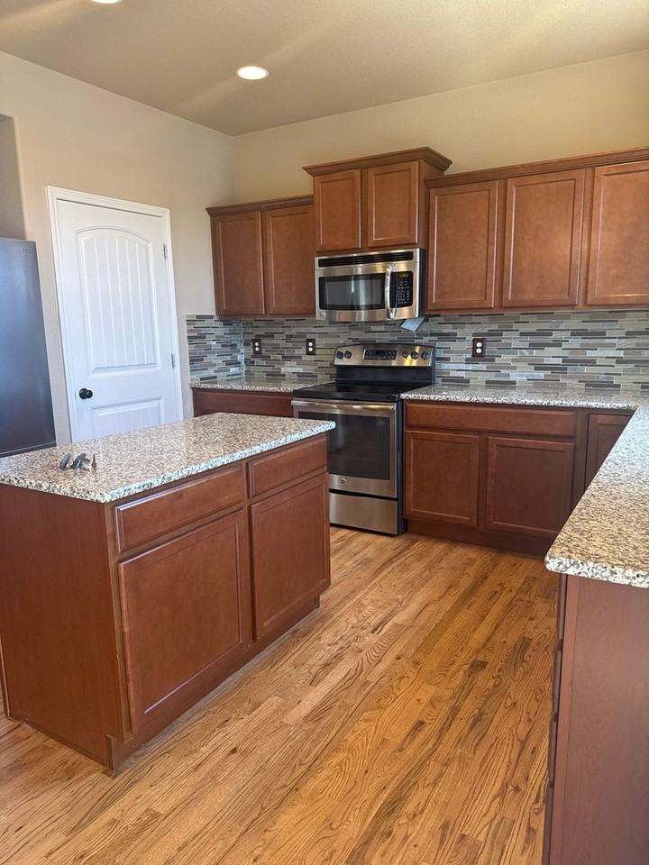 10732 Echo Canyon Dr - Photo 5 of 26