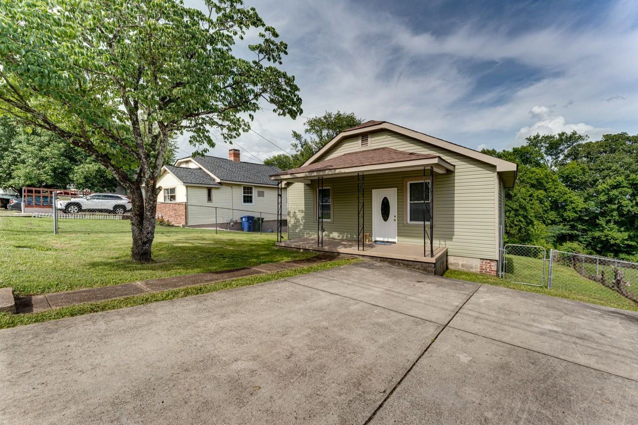 3506 Northrop St - Photo 2 of 20